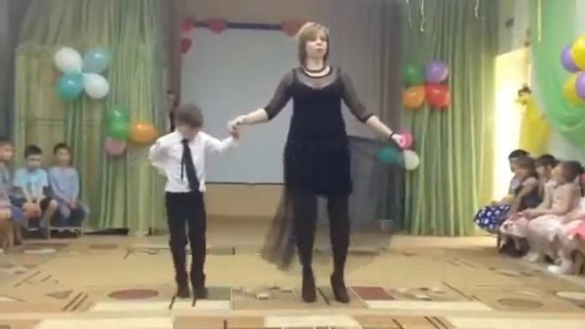 Мой вальс с сыном. Детский сад 203, г. Пермь смотреть онлайн