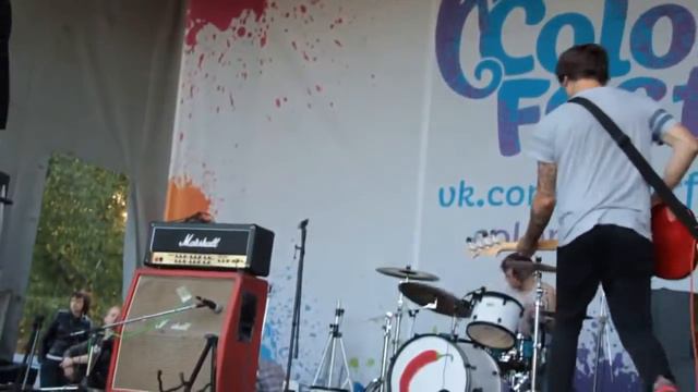 Женя Мильковский ex Нервы Улетаем на Луну @ Colorfest смотреть онлайн