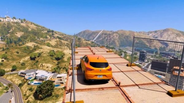 RENAULT AİLESİ ARABALAR BUZ GİBİ SOĞUK HAVUZA ATLIYOR - GTA 5