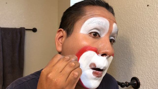 Clown Makeup Tutorial - Birthday Clown смотреть онлайн