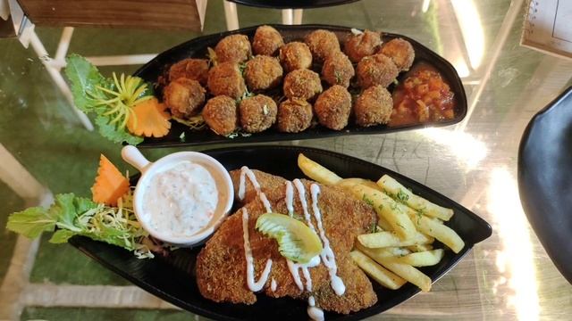 La Vue cafe review! Newest rooftop cafe at our location! #dailyvlog #cafereview #rooftopcafe #food смотреть онлайн