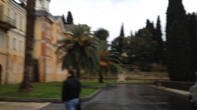 Озеро Рица Абхазия, путь в Сочи через заснеженное ущелье Кавказа, Новый Афон: монастырь/гэс/станция смотреть онлайн