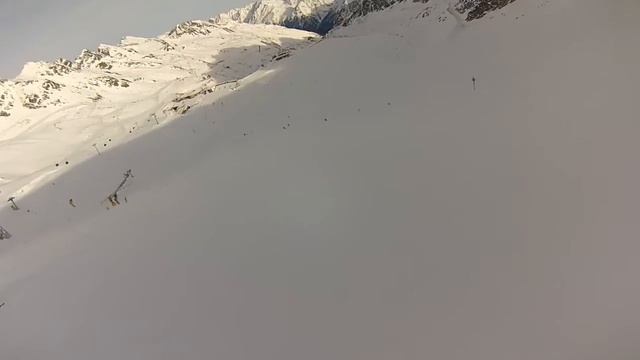 Ski run 31 on Rettenbach glacier (world cup giant slalom race track) in Soelden смотреть онлайн