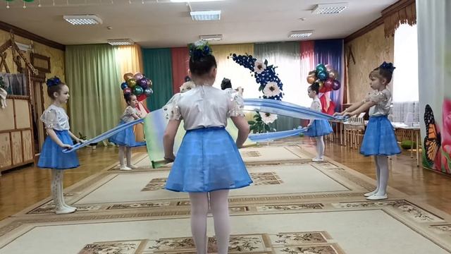 Танец "Васильковое небо" смотреть онлайн