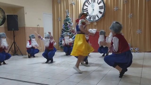 Хлебодаровка Новый год 2020 танец смотреть онлайн