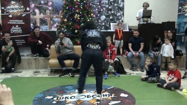 Брейк данс. Мощь Стиля. Снежная бойня. AZIMUT и BRUCE ALMIGHTY смотреть онлайн