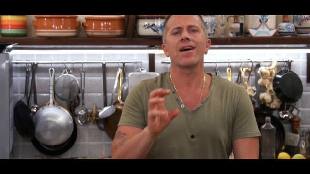 Ravioli ripieni di ricotta insalata di mare soute'di mare смотреть онлайн