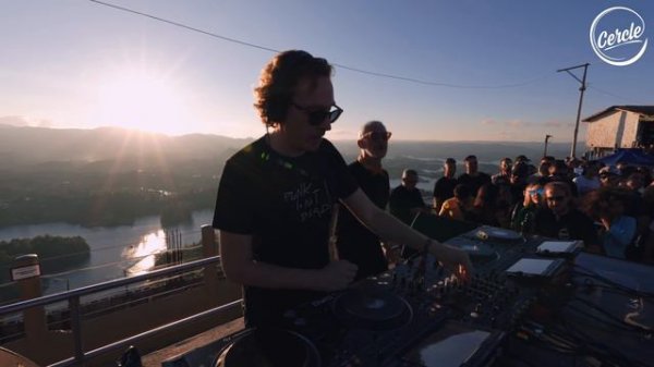 Above & Beyond in Guatape, Colombia for Cercle (VEVAL.RU)