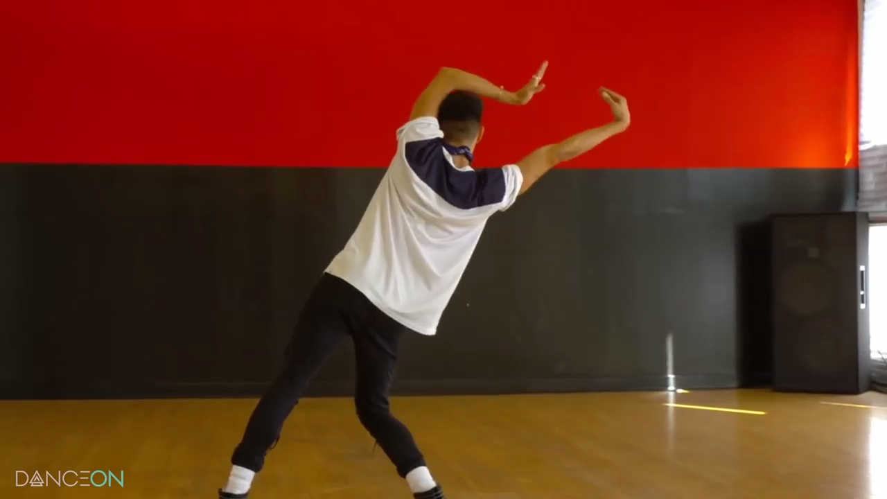 Darrion Gallegos/ Mako & Rat City ft. Natalola - Run For Your Life смотреть онлайн