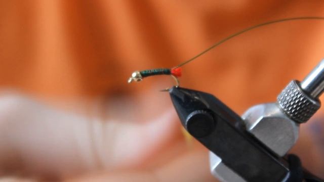 Универсальная мушка: Нимфа "Опарыш" для зимнего и летнего лова смотреть онлайн