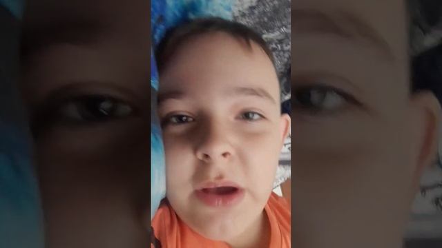 гороховый суп. сок, суп