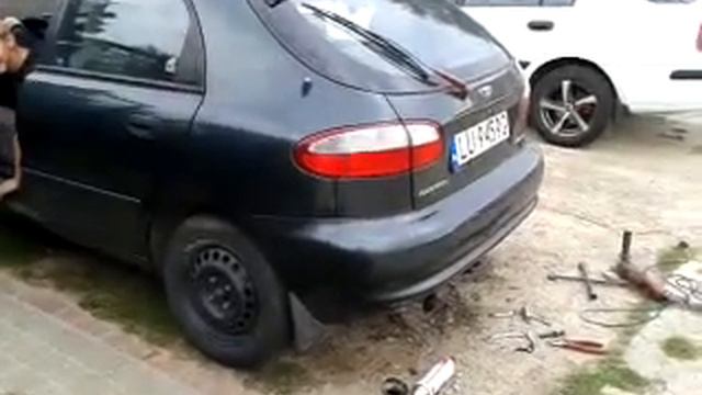 Daewoo Lanos 1.6 16v przelot/ straight through exhaust sound смотреть онлайн