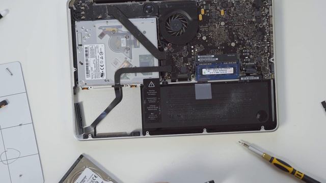 MacBook Pro (13-inch, Early 2011) | Battery/SSD/RAM Upgrade смотреть онлайн