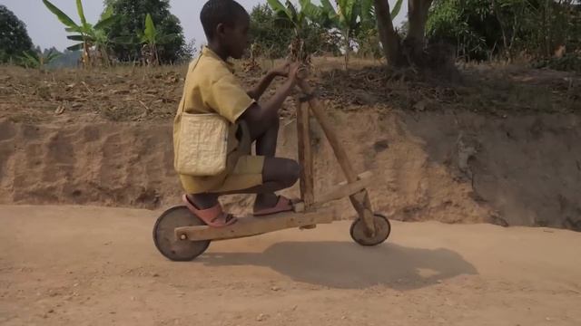 Chukudu: The symbol of perseverance and creativity behind the poverty of the Congolese community. смотреть онлайн