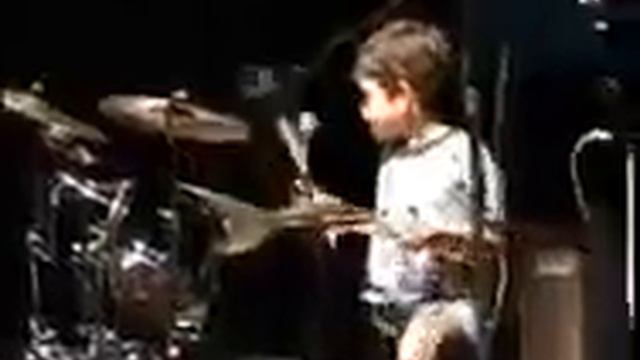 Little Keith Moon смотреть онлайн