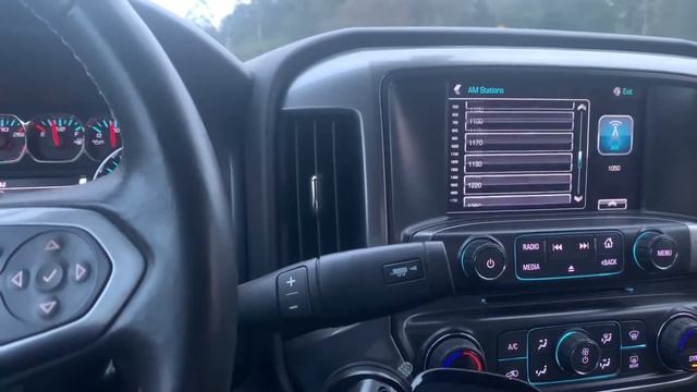 2017 Chevy Silverado radio changes by itself please help. смотреть онлайн