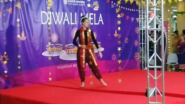 Индийские танцы на дивали в Ханой Москва. Indian dances Diwali Mela at Moscow. смотреть онлайн