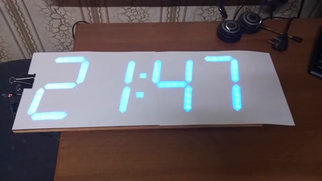 Часы, 4 режима, случайный цвет:) смотреть онлайн