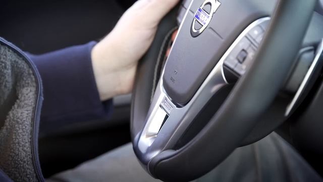2015 Volvo V60 T6 R-Design Review - AutoNation смотреть онлайн