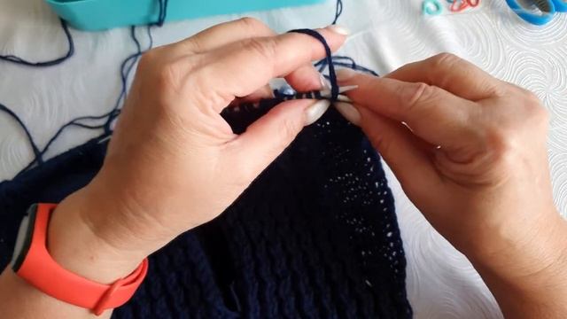 52.Школьная вязаная жилетка.