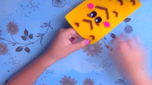 DIY Как сделать чехол для телефона ананас + органайзер для наушников своими руками | Vika Line смотреть онлайн