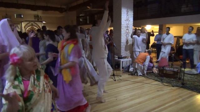 Мангала-арати (Е.М. Оджасви прабху) - Московский центр индийской культуры, 29.06.2015 смотреть онлайн