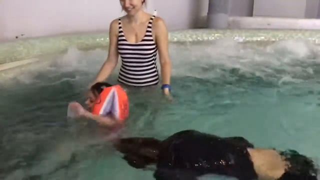 Гном Вася в аквапарке Мореон смотреть онлайн