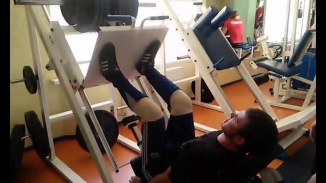 Разминка, плита, жим ногами 200кг. смотреть онлайн