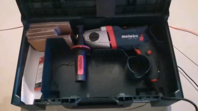 Дрель Metabo SBEV 1000 2 сравниваем с перфоратором Metabo 2860 Quick на бурение бетона. смотреть онлайн