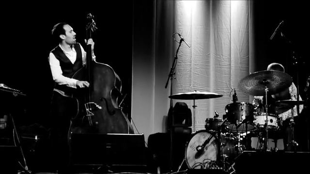 World Trio @ JazzintparkHoeilaart (2).wmv смотреть онлайн