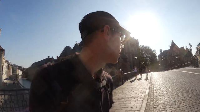 В БЕЛЬГИИ ГЕНТ КУШАЮ НА УЛИЦЕ смотреть онлайн