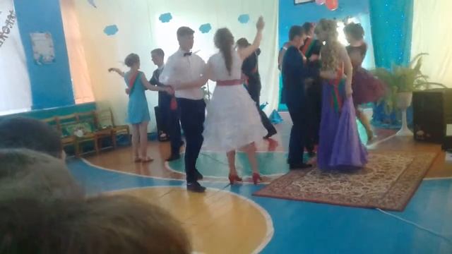 Прощальный вальс выпускников☺ смотреть онлайн