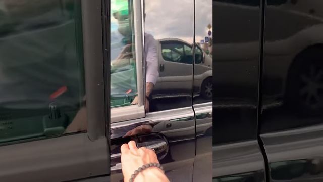 Камера вместо зеркала заднего вида? Удобно! #mercedes #v300 #mercedesv300 смотреть онлайн