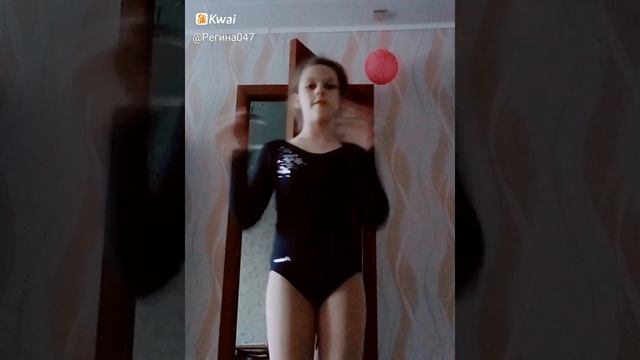 Танцы под фонарем в купальнике смотреть онлайн