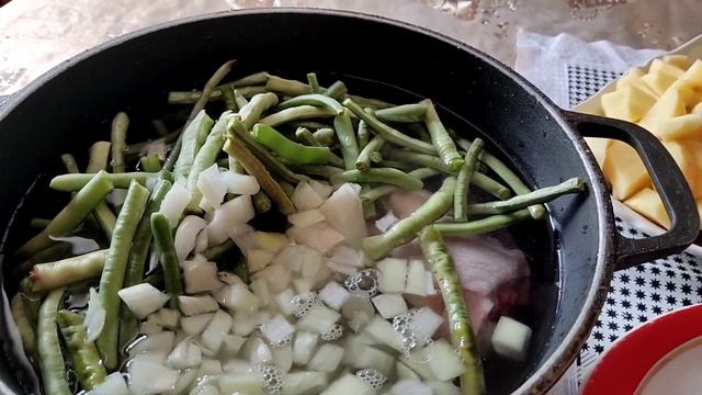 Соус с курицей, картошкой и туршовой фасолью. Не найти рецепта проще и блюда вкуснее. смотреть онлайн