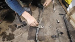 Volkswagen Caddy.Как поменять передние втулки стабилизатора..mp4