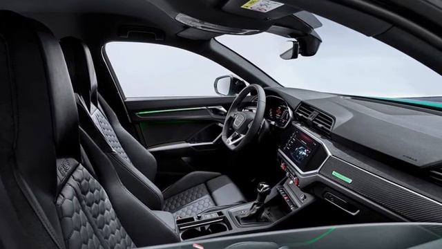 Компанию флагманскому кроссоверу Audi Q3 — RS Q3 — составила купе-версия Sportback. смотреть онлайн