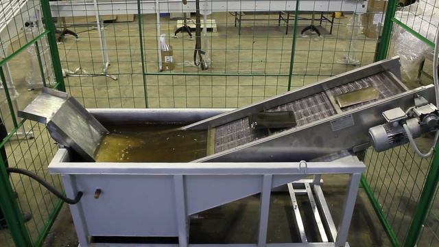 Транспортёр, сетчатый, наклонный для перемещения стальной заготовки смотреть онлайн