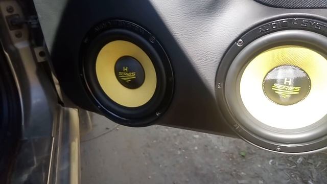 Первая машина в Симферополе на компонентах Audio System смотреть онлайн