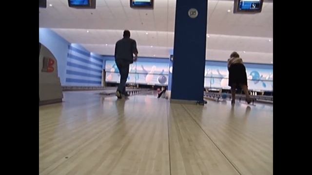 В боулинге XL-Центра в Мытищах смотреть онлайн