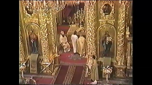 Архиерейская Литургия в Елоховском Богоявленском соборе 27 августа 1989 года. смотреть онлайн