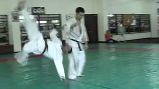 Peter Aikido Back fall смотреть онлайн