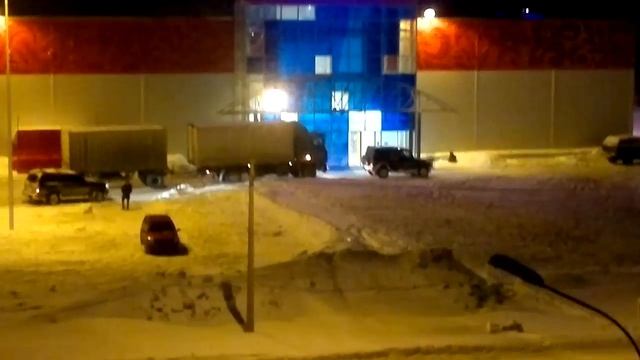 джип тащит фуру