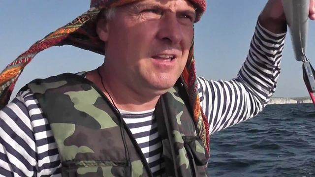 Большой Кастель 2013: Катамаран и ...бутылка рома. Часть 3 смотреть онлайн