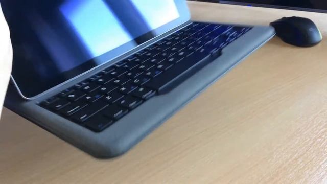 NEW Best Keyboard Case For iPad Air 2020! смотреть онлайн
