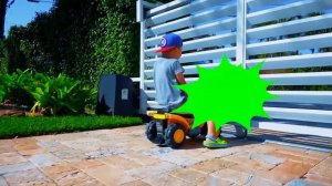 Сеня и Сонные Мама и Папа Играют в Песке Сборник для детей