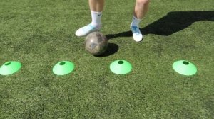 КАК УЛУЧШИТЬ ДРИБЛИНГ , КОНТРОЛЬ И ЧУВСТВО МЯЧА | ДОЛЖЕН ЗНАТЬ КАЖДЫЙ ФУТБОЛИСТ