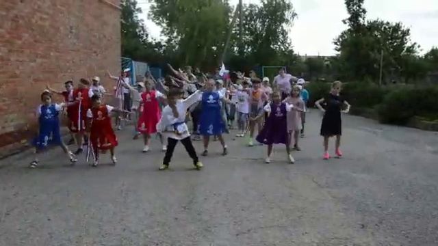"Флешмоб ко Дню России" смотреть онлайн