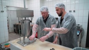 Производство КОЛБАСЫ. Как открыть колбасный цех. Как делают колбасу