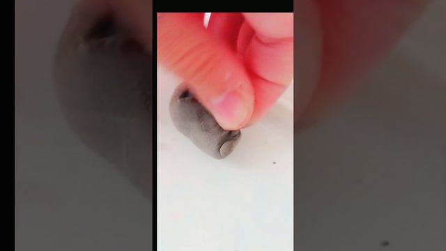 Лепим из воздушного пластилина мышку!